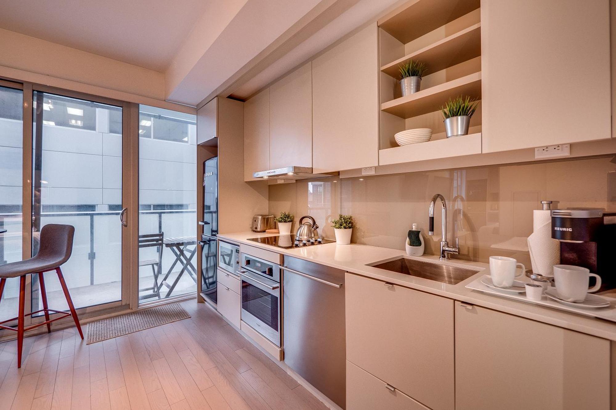 Modern Suite On Peter St - City View Toronto Exterior photo