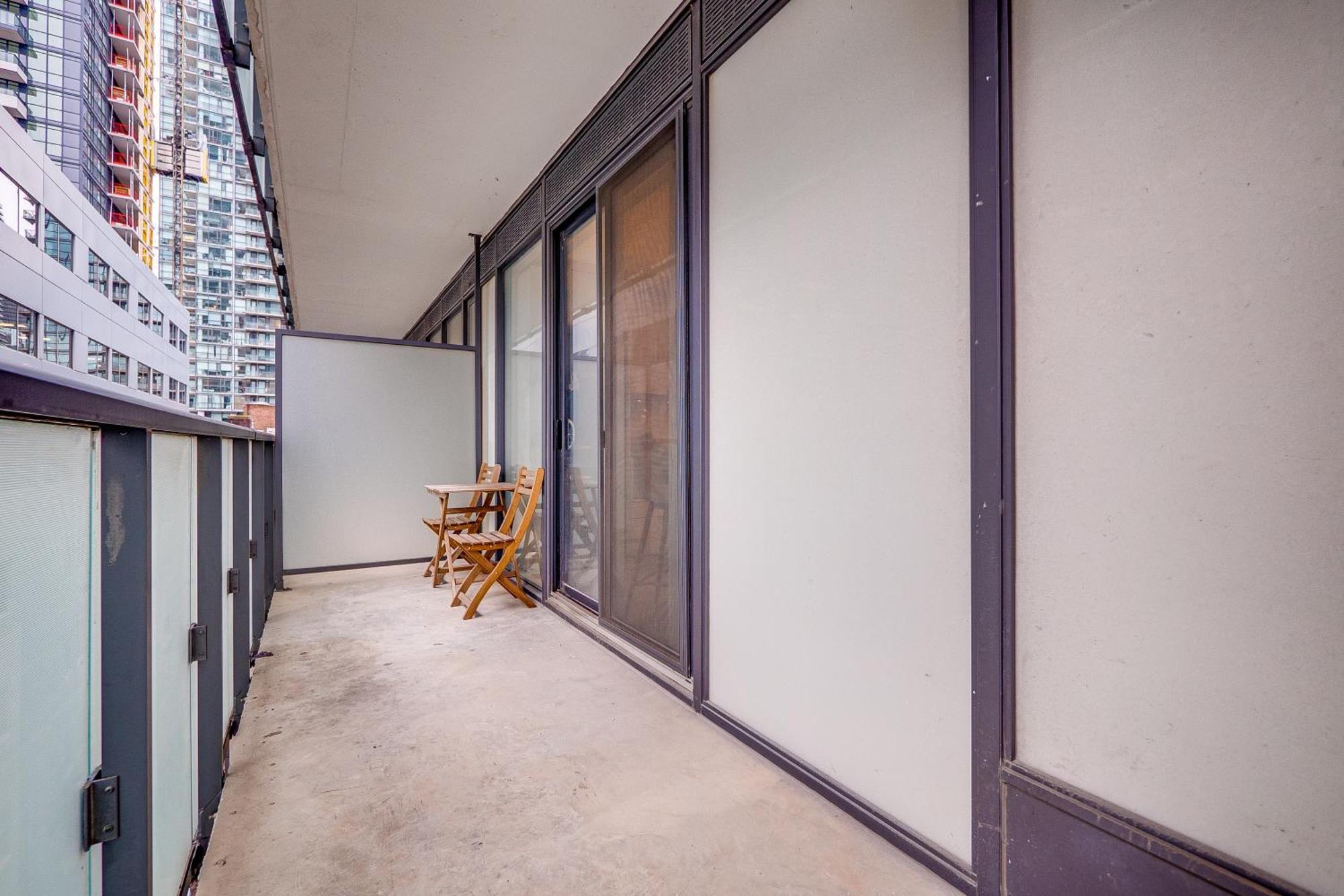 Modern Suite On Peter St - City View Toronto Exterior photo